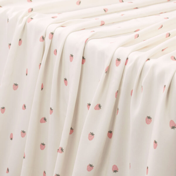 Tiny Strawberries - Image 4